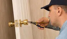 City Locksmith Services Santa Ana, CA 714-923-1169 - 6-Locks-Replace