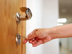 City Locksmith Services Santa Ana, CA 714-923-1169